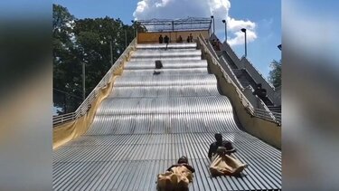 Επικίνδυνη τσουλήθρα άνοιξε κι... έκλεισε μέσα σε 4 ώρες