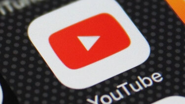 Επίθεση από κουκουλοφόρους κατήγγειλε γνωστός “youtuber”