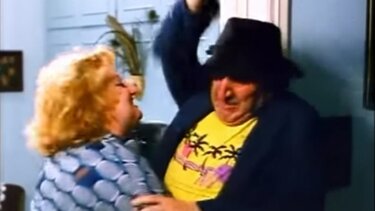 Το συγκινητικό "αντίο" του Γ. Κωνσταντίνου στην Φρύνη Αρβανίτη