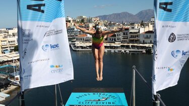 Όλα τα βλέμματα στο Agios Nikolaos Cliff Diving