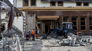 Ουκρανία: Έξι νεκροί από πυραυλικό πλήγμα σε αγορά του Ντονέτσκ