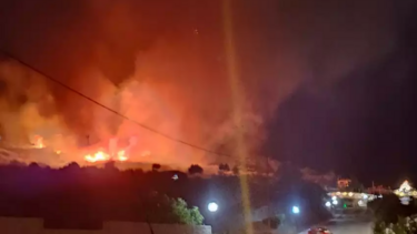 Κεφαλονιά: Έχει πάρει μεγάλες διαστάσεις η φωτιά