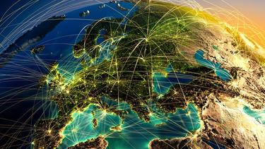 Τα φώτα των δρόμων στην Ευρώπη εκπέμπουν όλο και περισσότερη μπλε ακτινοβολία