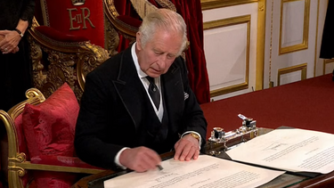 Ο Κάρολος Γ΄ επίσημα βασιλιάς του Ηνωμένου Βασιλείου