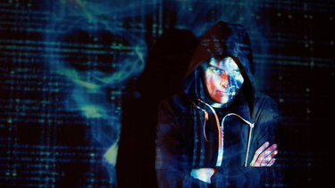 Σε εξέλιξη μεγάλη αστυνομική επιχείρηση σύλληψης υπόπτων για ηλεκτρονικές απάτες