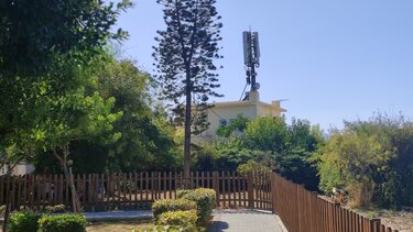 Αναβρασμός σε γειτονιά για παράνομη κεραία