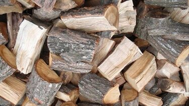 Βρήκαν το κλεμμένο σκαπτικό και τα ξύλα, ψάχνουν τον δράστη