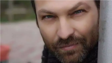 Χρήστος Γιάνναρης: «Ήμουν ένα πάρα πολύ ωραίο αγόρι, οπότε συνέβη»