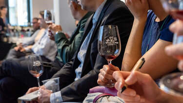 ΟιΝοτικά σημαίνει επιστροφή του Κρητικού Αμπελώνα στην Αθήνα