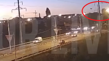 Η στιγμή της συντριβής του ρωσικού στρατιωτικού αεροσκάφους στο 9οροφο κτίριο