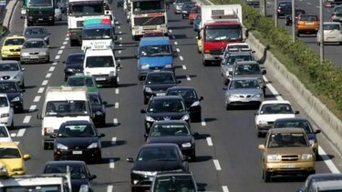 Μπλόκα παντού για την ακινησία αυτοκινήτων – Τσουχτερά πρόστιμα για τους παραβάτες