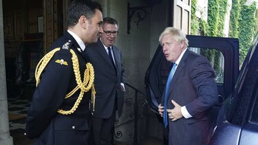 Επιστρέφει στο Λονδίνο από τις διακοπές του ο Μπόρις Τζόνσον