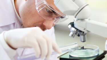 Στάση στις καινούριες θεραπείες λόγω μειωμένης χρηματοδότησης