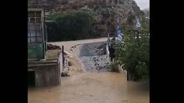 Άγιος Ιωάννης - Καρτερός: Ανυπολόγιστες οι καταστροφές από την κακοκαιρία, "εξαφανίστηκαν" οι δρόμοι!