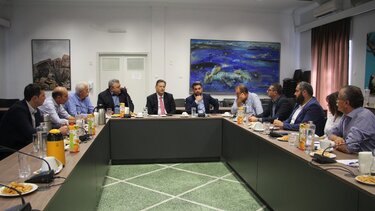 Συνάντηση Σκυλακάκη με δημάρχους στα Χανιά