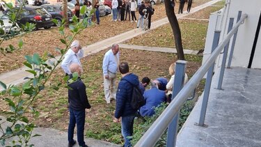 Θεσσαλονίκη: Παραμένει στο νοσοκομείο ο φοιτητής που έπεσε από το παράθυρο