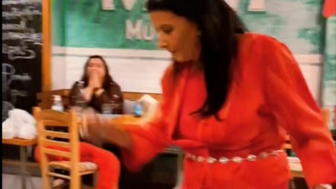 Η Ζωζώ Σαπουντζάκη και το ζεϊμπέκικο του Αργυρού