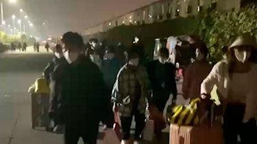 Lockdown γύρω από το μεγαλύτερο εργοστάσιο παραγωγής iPhone παγκοσμίως