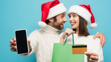 Οι ψηφιακές αγορές διχάζουν τους καταναλωτές τη φετινή εορταστική περίοδο