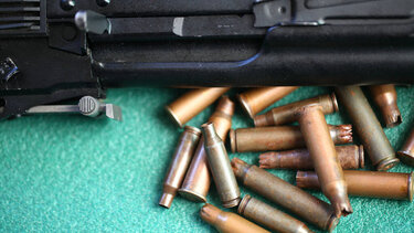 Καλάζνικοφ, αλεξίσφαιρα γιλέκα και σχεδόν 80 χιλιάδες ευρώ βρέθηκαν στην κατοχή των συλληφθέντων για τη δολοφονία στους Θρακομακεδόνες