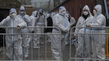 "Έκρηξη" θανάτων στην Κίνα, το 2023 λόγω κορωνοϊού, προβλέπουν οι ειδικοί