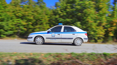 Νεκρός 17χρονος στη Μάνδρα: Επί 9 ώρες κατέθεταν πατέρας και αδερφός – Τι λέει ο δικηγόρος τους 