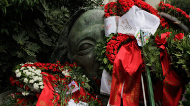 Μηνύματα για την 49η επέτειο του Πολυτεχνείου