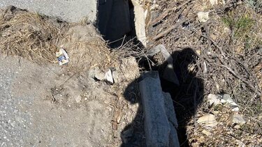 Περιμένουν να καταρρεύσει κι ο υπόλοιπος δρόμος;