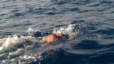 Ο παραολυμπιονίκης, Χαράλαμπος Ταϊγανίδης, κολύμπησε 25 μίλια για το τάμα του!