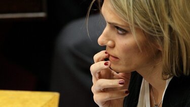 Εύα Καϊλή: Θρίλερ με τη σύλληψή της και τα χρήματα που βρέθηκαν σπίτι της- Το απόγευμα οι επίσημες ανακοινώσεις