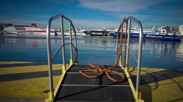 Ανεστάλησαν οι απεργιακές κινητοποιήσεις στα λιμάνια