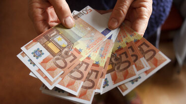 Ποιοι συνταξιούχοι θα δουν αύξηση και πόση