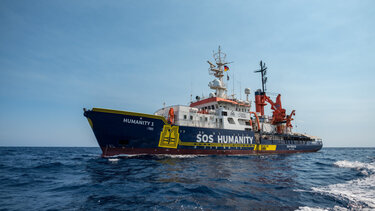 Πλοία ΜΚΟ αποβιβάζουν πάνω από 500 ανθρώπους σε λιμάνια της Ιταλίας