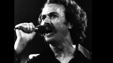 Νίκος Ξυλούρης: Σαν σήμερα γεννιέται ο Αρχάγγελος της Κρήτης