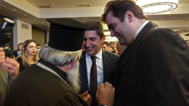 «Άρωμα» εκλογών στην κοπή πίτας Αυγενάκη: Οι αιχμές προς τους πολιτικούς αντιπάλους