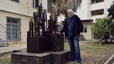 Ένας...γρίφος στην αυλή του Κοινωνικού Χώρου