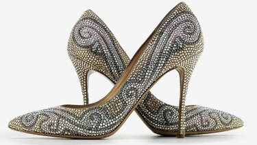 Οι πρώτες γόβες στιλέτο… περιπάτου