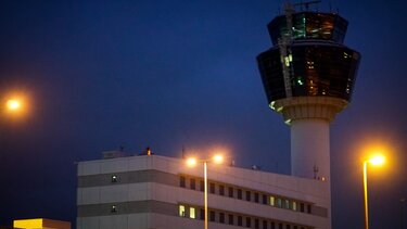 Στο «Ελ. Βενιζέλος» το αεροπλάνο που ειδοποίησε για βόμβα