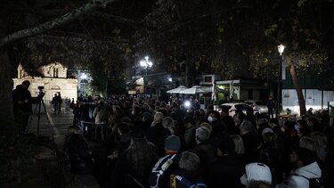 Κωνσταντίνος Γλύξμπουργκ: Σε λαϊκό προσκύνημα η σορός