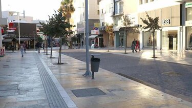 "Μόνο πεζοί, όχι οχήματα στους πεζόδρομους" λένε οι κάτοικοι του Ηρακλείου