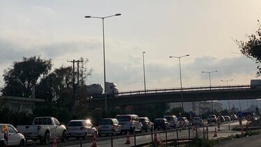 Κυκλοφοριακή συμφόρηση από νωρίς: Ουρές και εκνευρισμός