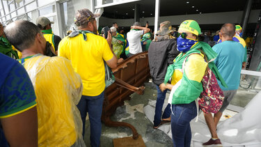 ΗΠΑ, ΕΕ και Λατινοαμερικανοί πρόεδροι καταδικάζουν την εισβολή των οπαδών του Μπολσονάρου στο Κογκρέσο