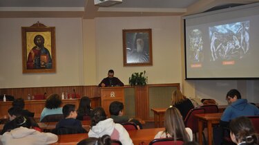 Μικροί μαθητές στην Ορθόδοξη Ακαδημία Κρήτης