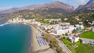 Προχωρούν τα έργα ανάπλασης στο παραλιακό μέτωπο του Πλακιά