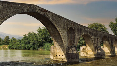 Στην Αθήνα ο "Πρωτομάστορας" του Μανώλη Καλομοίρη 