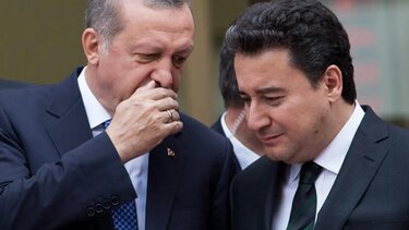 Ερντογάν – Μπαμπατζάν: Άγρια κόντρα στον «δρόμο» προς τις εκλογές – Οι πάνες, τα μπισκότα και τα σουτζούκια