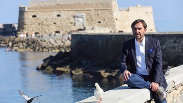 Γιώργος Αλεξάκης: Πόσο μακριά είμαστε από μια πραγματικά παραλιακή πόλη;