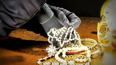 Ηράκλειο: Αντί να φροντίζει την κατάκοιτη γυναίκα του, τον έκλεβε!