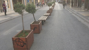 «Αιτία πολέμου» για τους εμπόρους της Καλοκαιρινού η πιάτσα ΤΑΞΙ