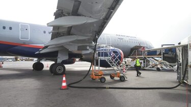 Ανεφοδιαστής αεροσκαφών: Ένα άγνωστο απαιτητικό επάγγελμα, με υψηλό αίσθημα ευθύνης!